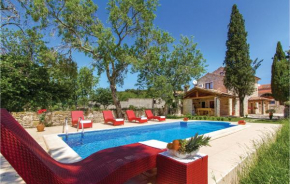 Lovely Home In Manjadvorci